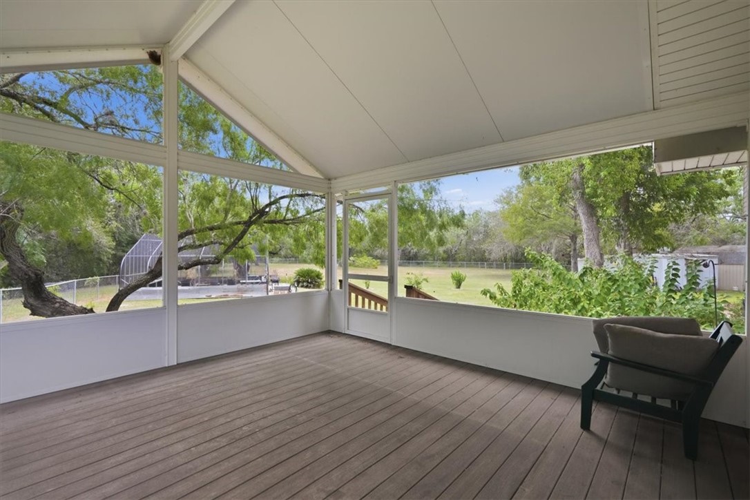 124 Lakepark Cir Property Photo 7