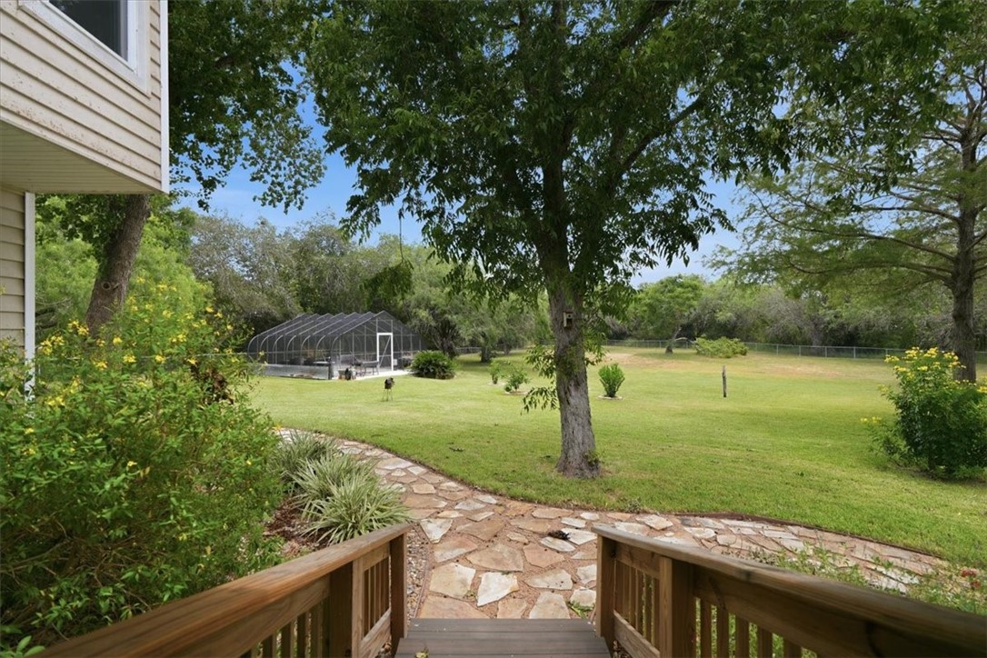 124 Lakepark Cir Property Photo 8