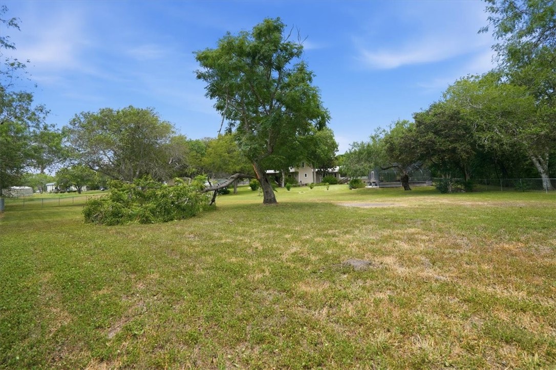124 Lakepark Cir Property Photo 13