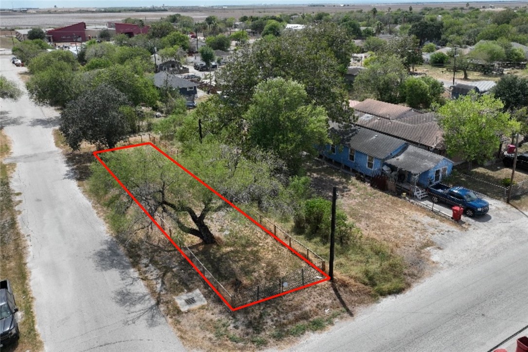 1100 Kansas St Property Photo 1