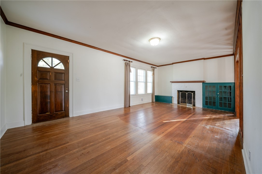 205 E Cleveland St Property Photo 5