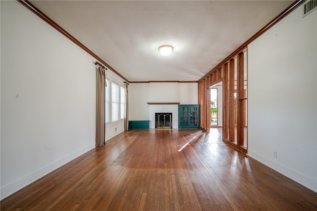 205 E Cleveland St Property Photo 6