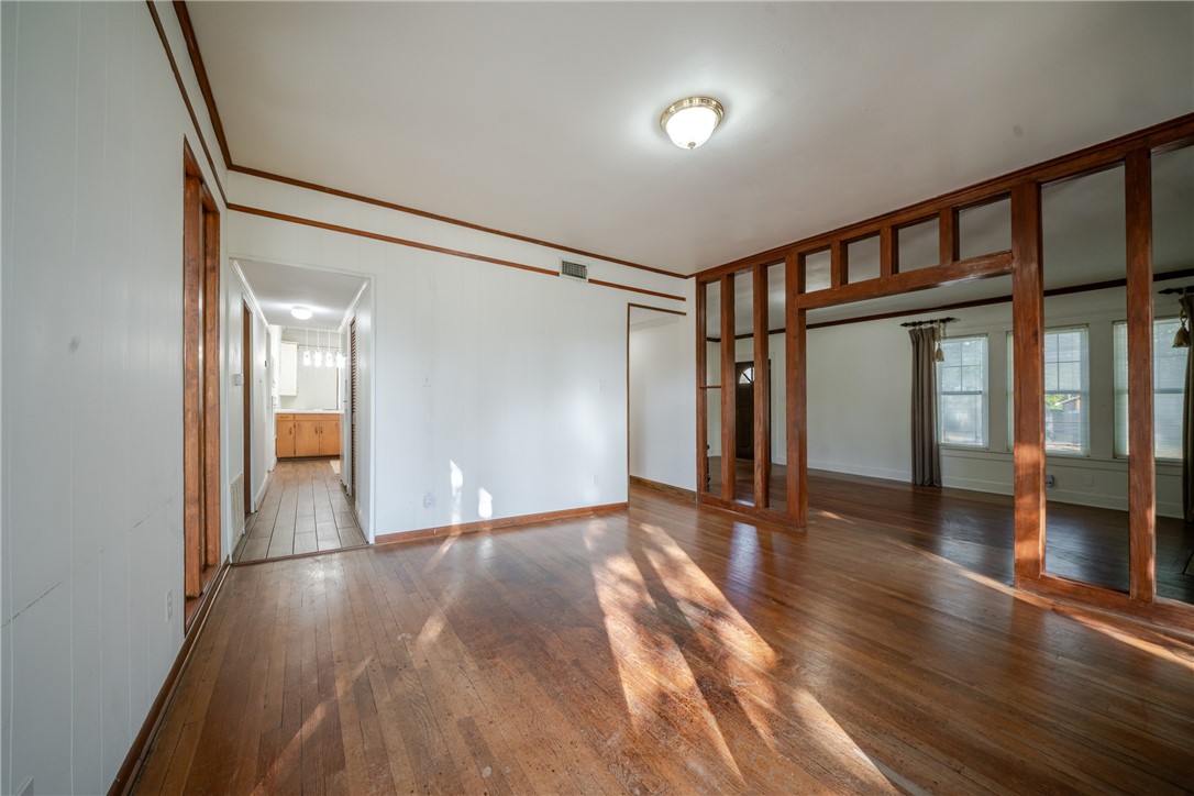 205 E Cleveland St Property Photo 11