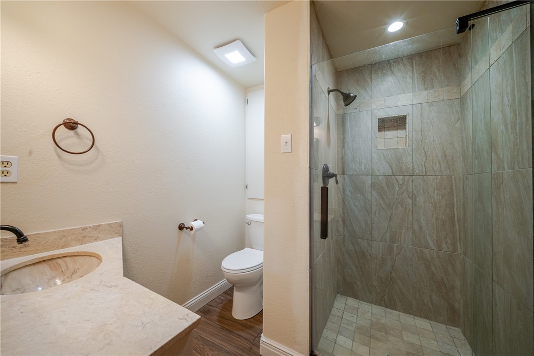 205 E Cleveland St Property Photo 17