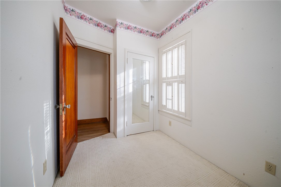 205 E Cleveland St Property Photo 24