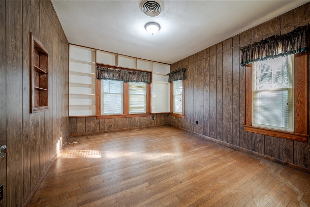 205 E Cleveland St Property Photo 26