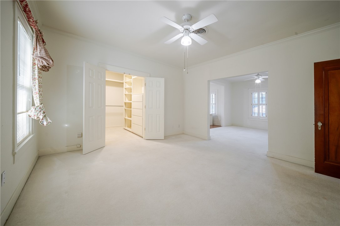 205 E Cleveland St Property Photo 32