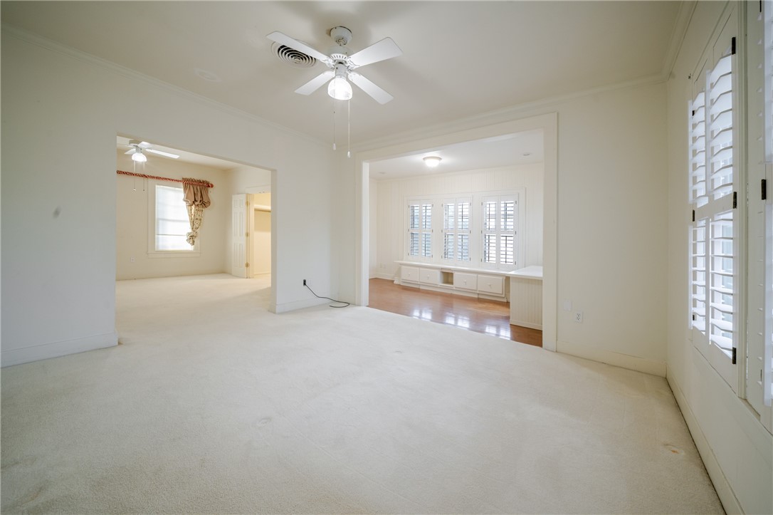 205 E Cleveland St Property Photo 37