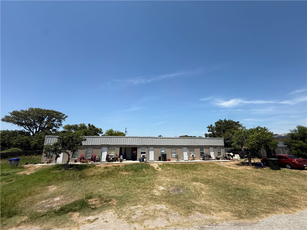 1218 Barton St Property Photo 2
