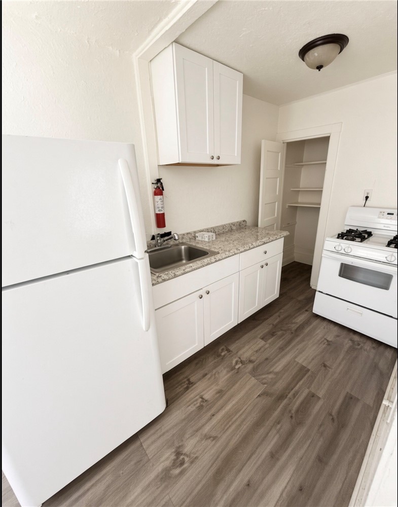 1218 Barton St Property Photo 7