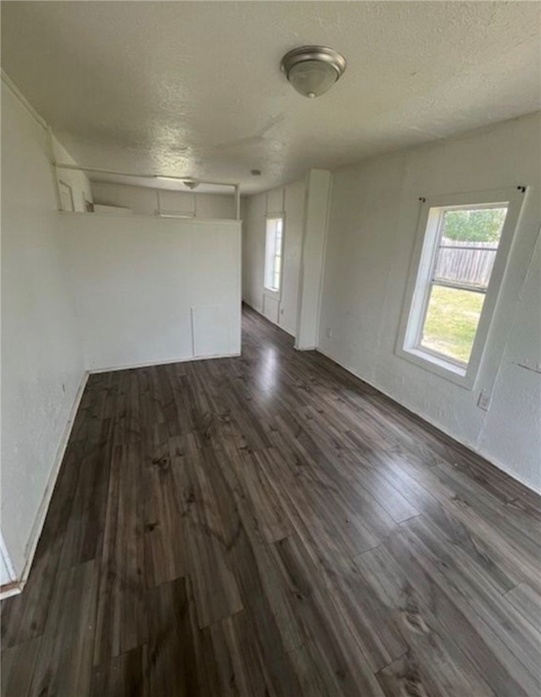 1218 Barton St Property Photo 15