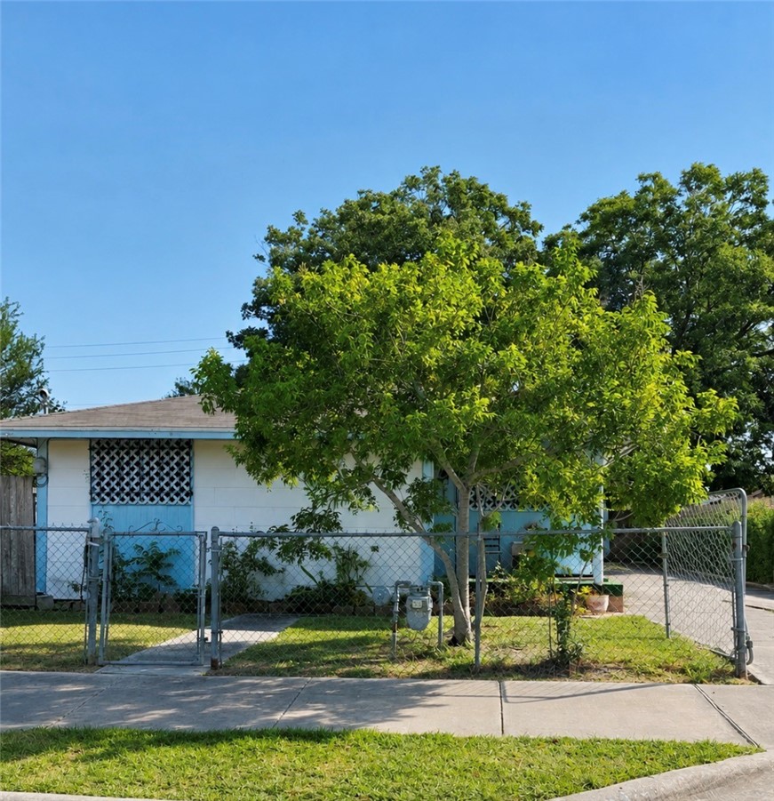 133 Watson St Property Photo 1