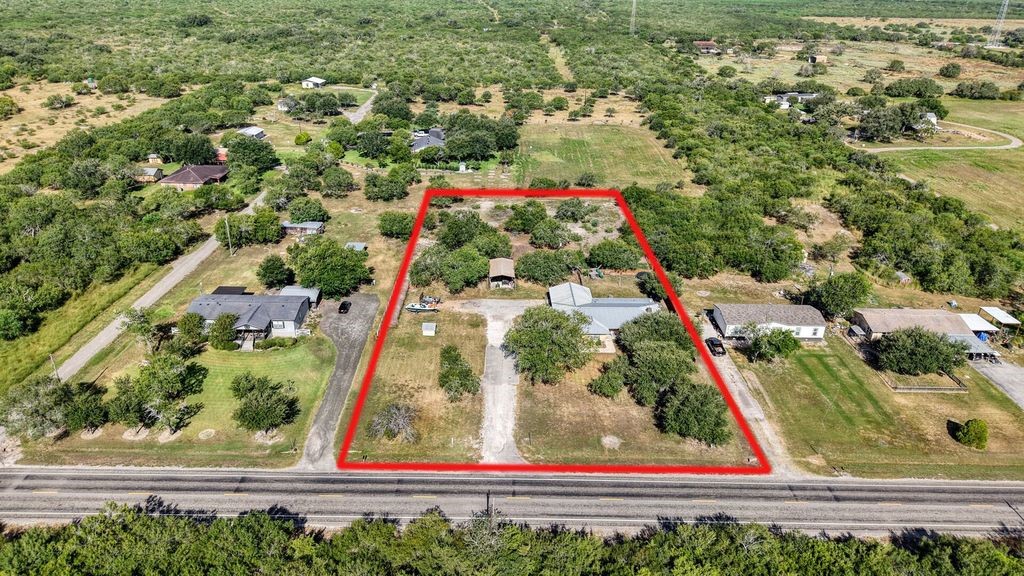 150 Fm 1360 Property Photo 1