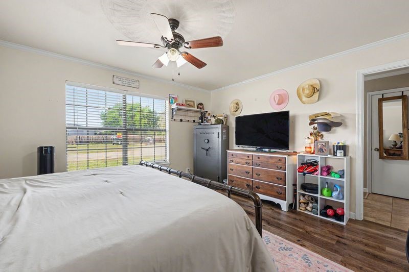 150 Fm 1360 Property Photo 12