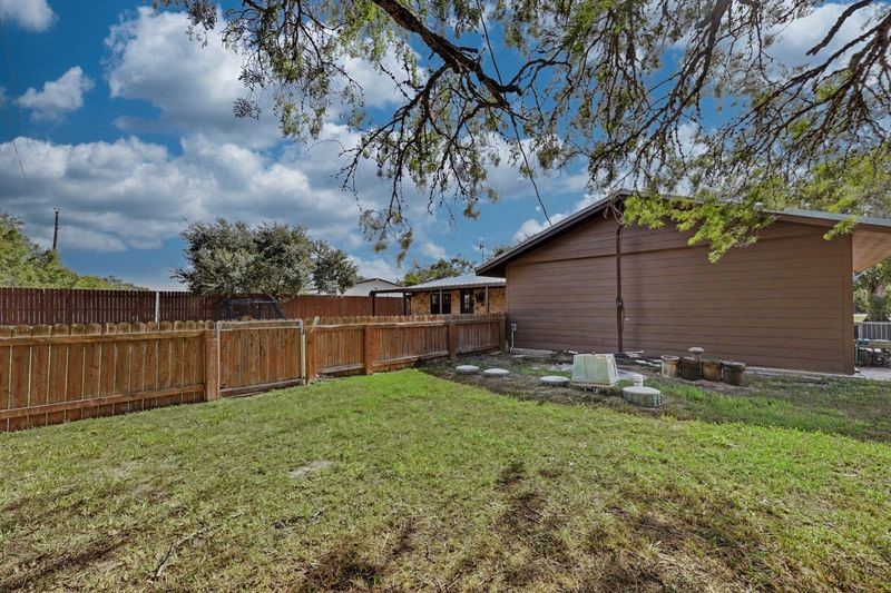 150 Fm 1360 Property Photo 22