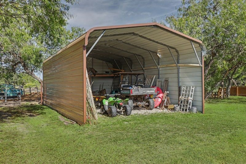 150 Fm 1360 Property Photo 25