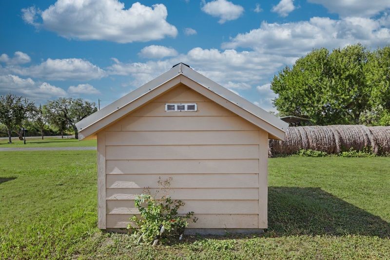 150 Fm 1360 Property Photo 26