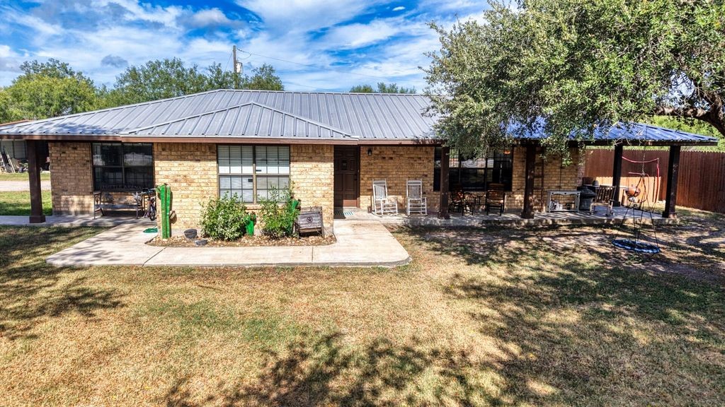 150 Fm 1360 Property Photo 33