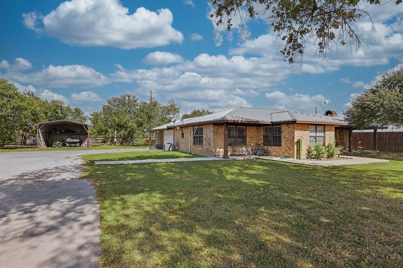 150 Fm 1360 Property Photo 37