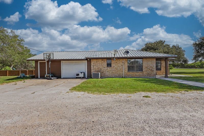 150 Fm 1360 Property Photo 38