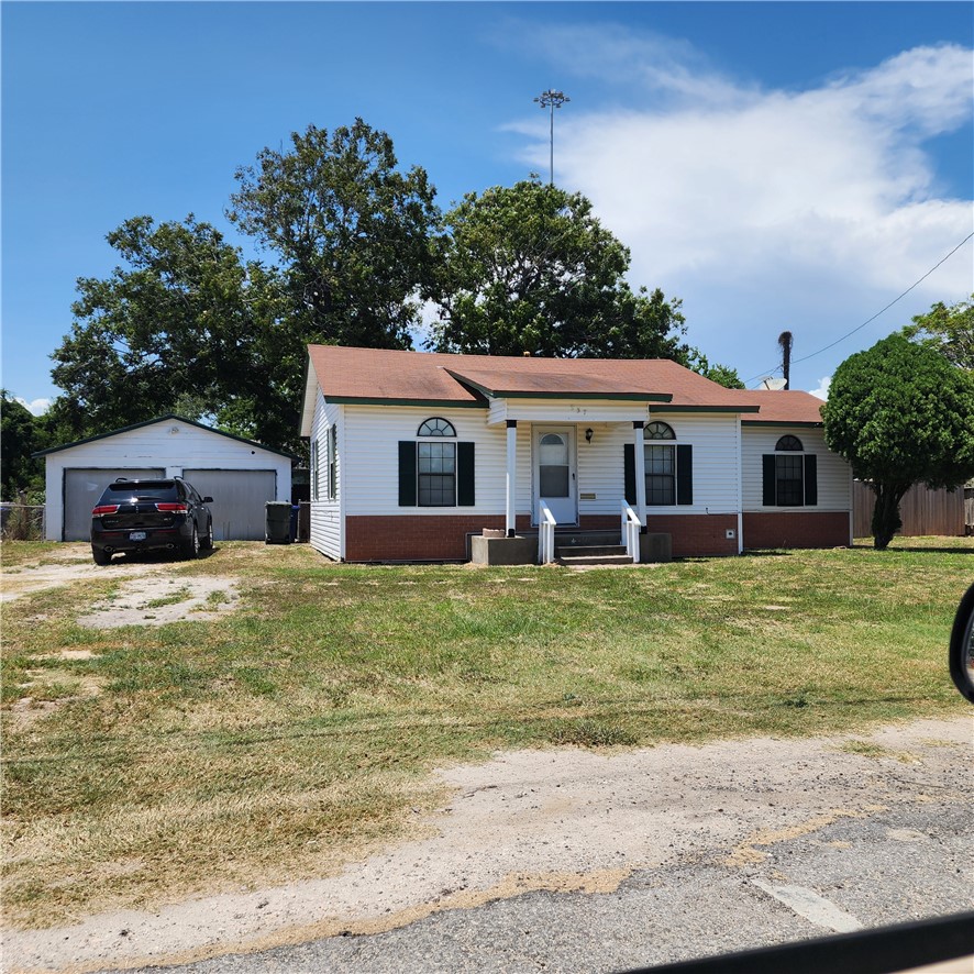 937 Poth Property Photo 2