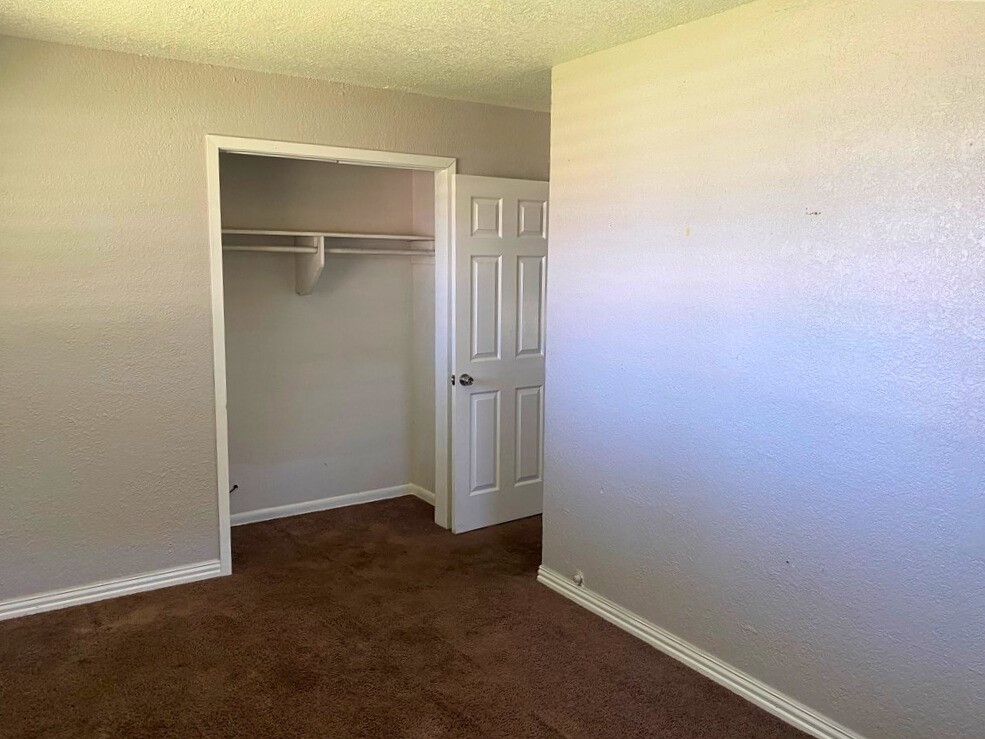 1233 Baywood Property Photo 6