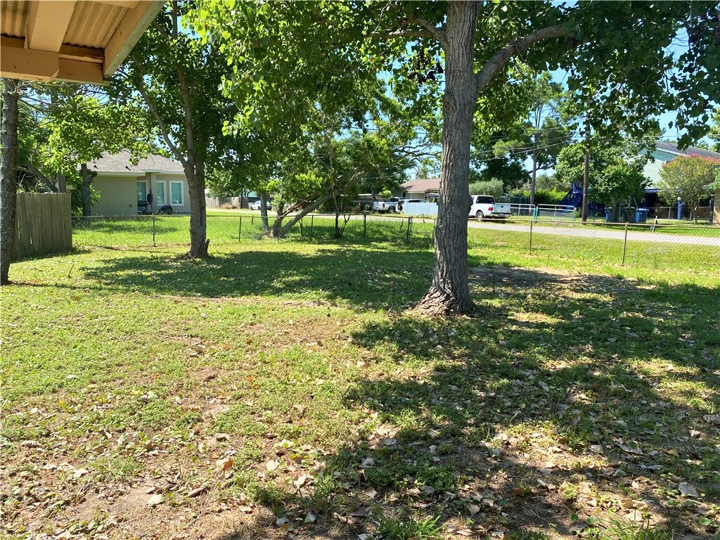 1233 Baywood Property Photo 10