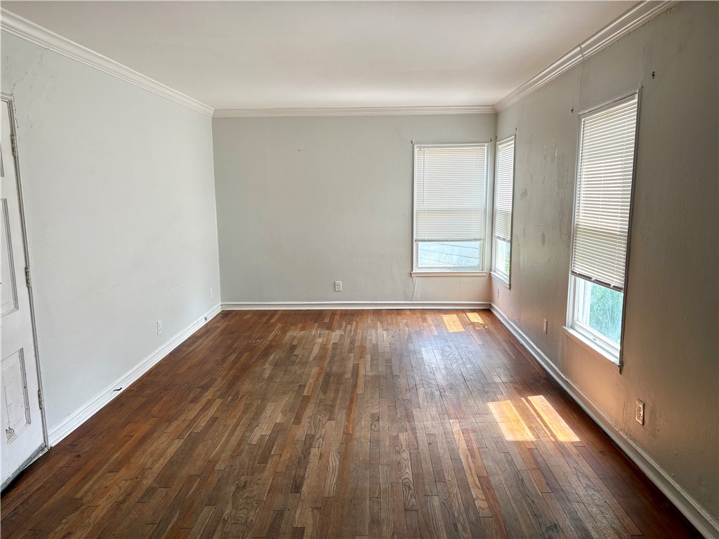 253 Oleander Ave 2 Property Photo 3