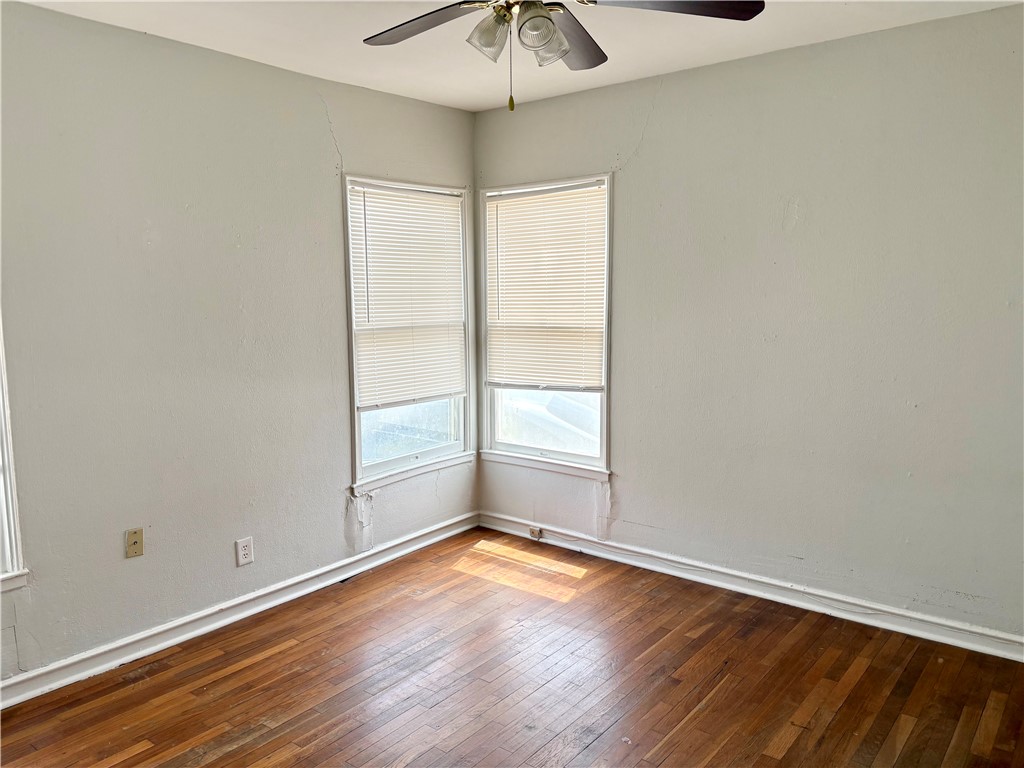 253 Oleander Ave 2 Property Photo 7
