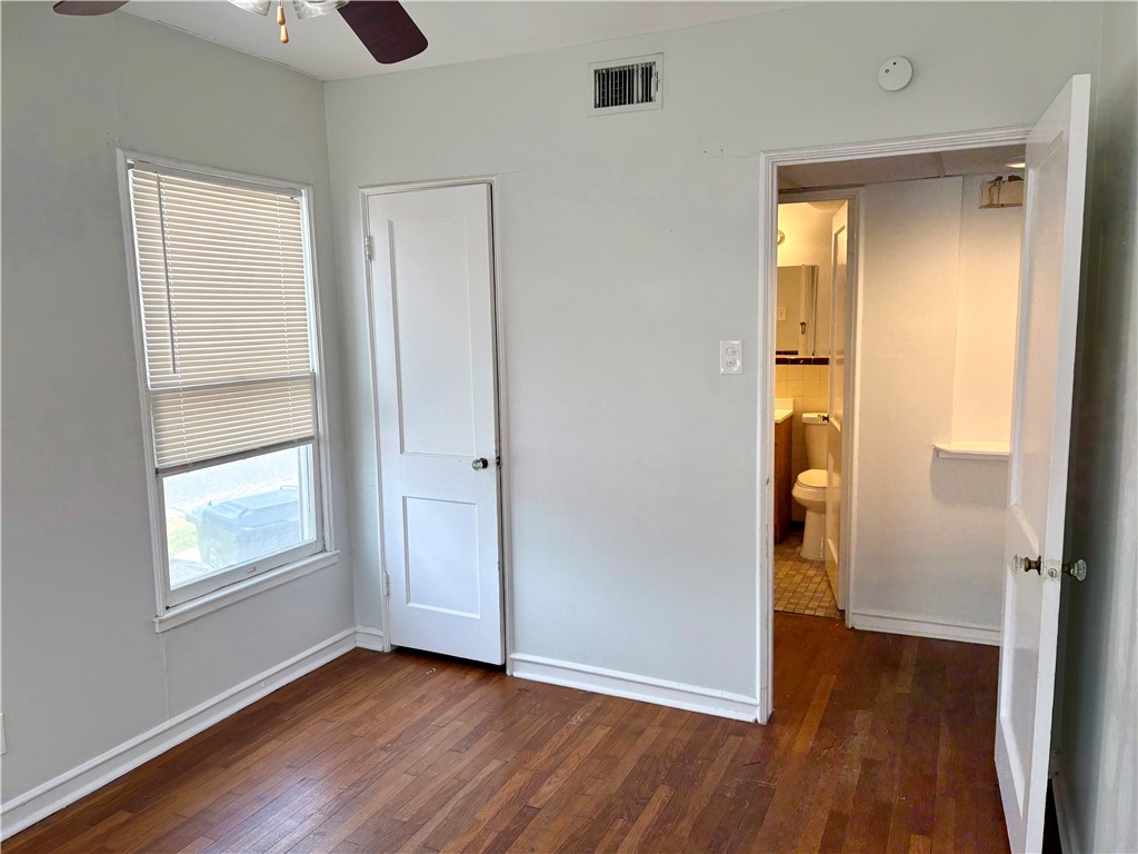 253 Oleander Ave 2 Property Photo 9