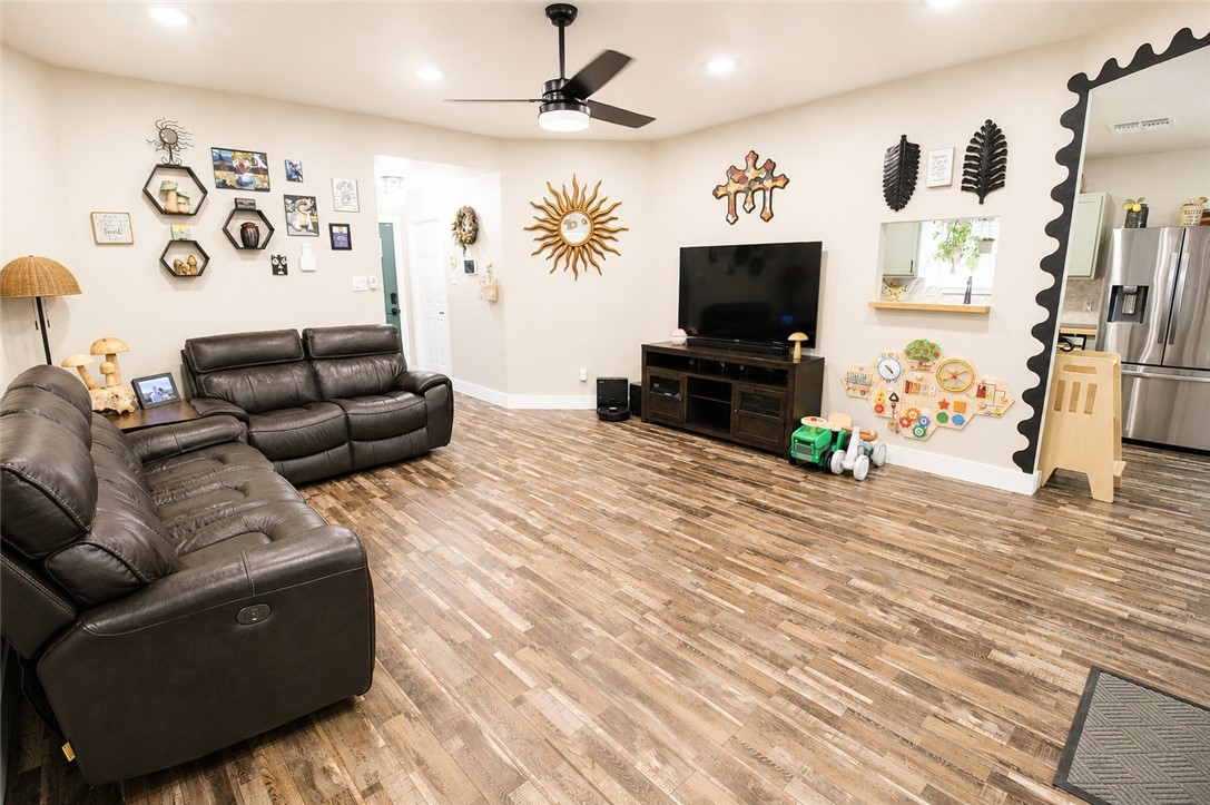 2561 Raintree Trai Property Photo 7