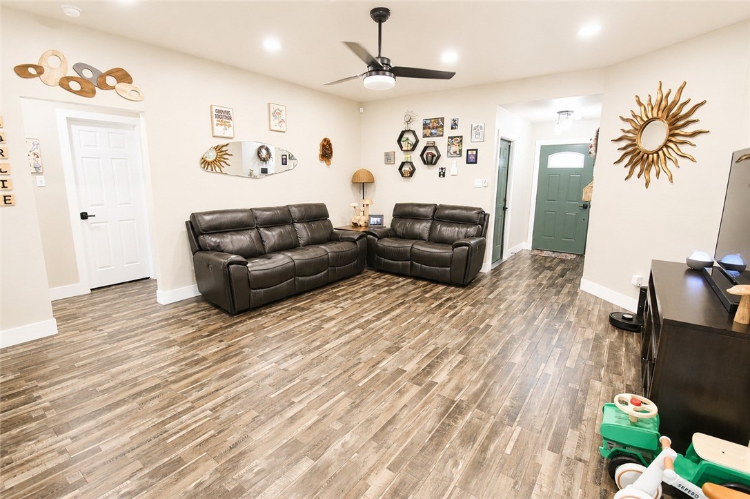 2561 Raintree Trai Property Photo 8