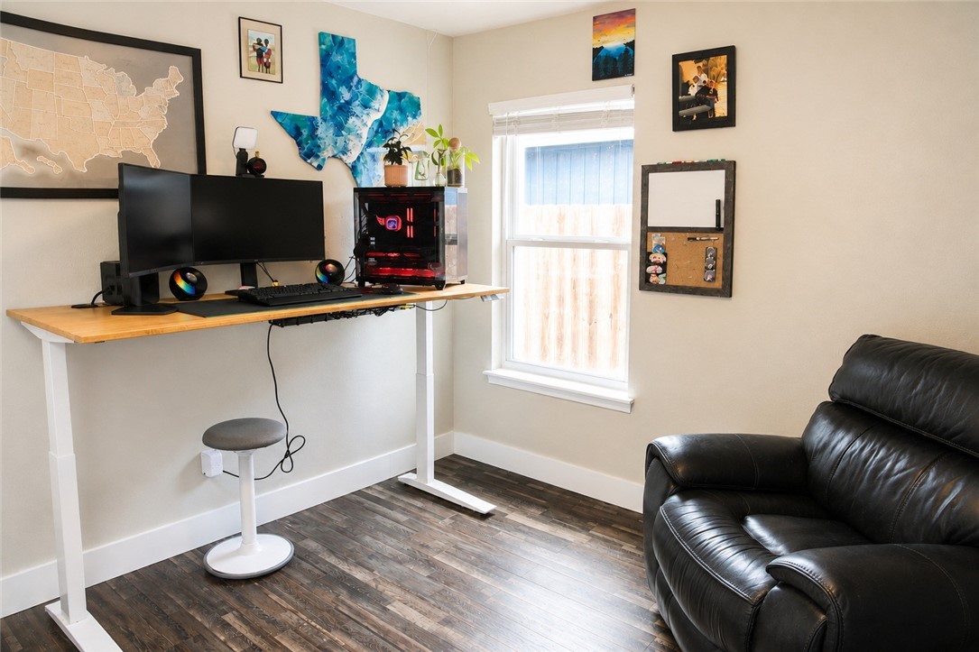 2561 Raintree Trai Property Photo 22