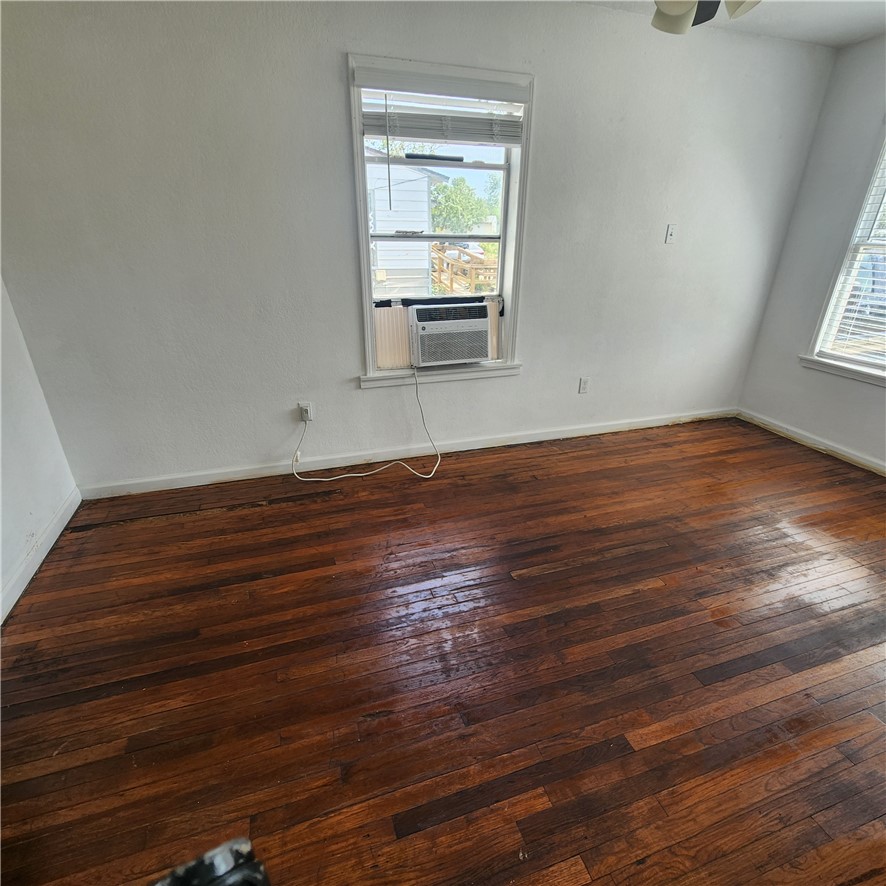 1209 Miami Dr Property Photo 4