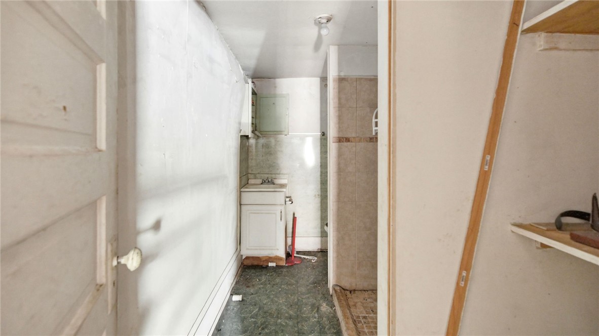 1403 W Crockett St Property Photo 16