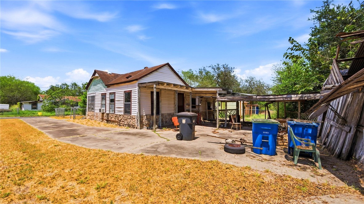 1403 W Crockett St Property Photo 17