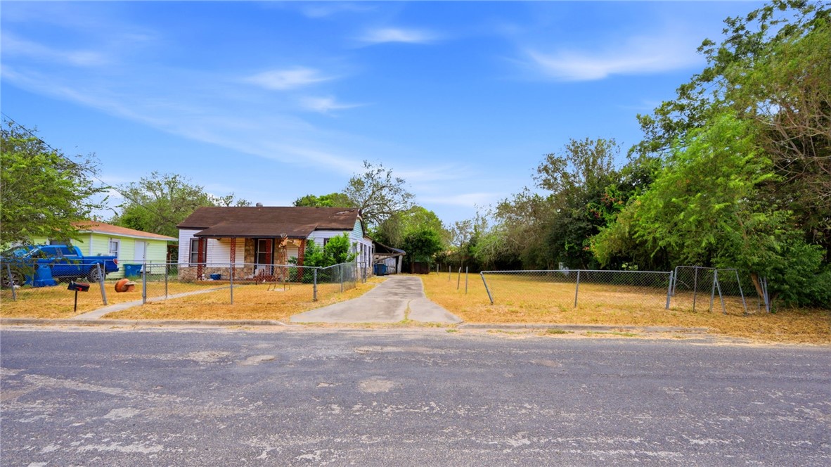 1403 W Crockett St Property Photo 21