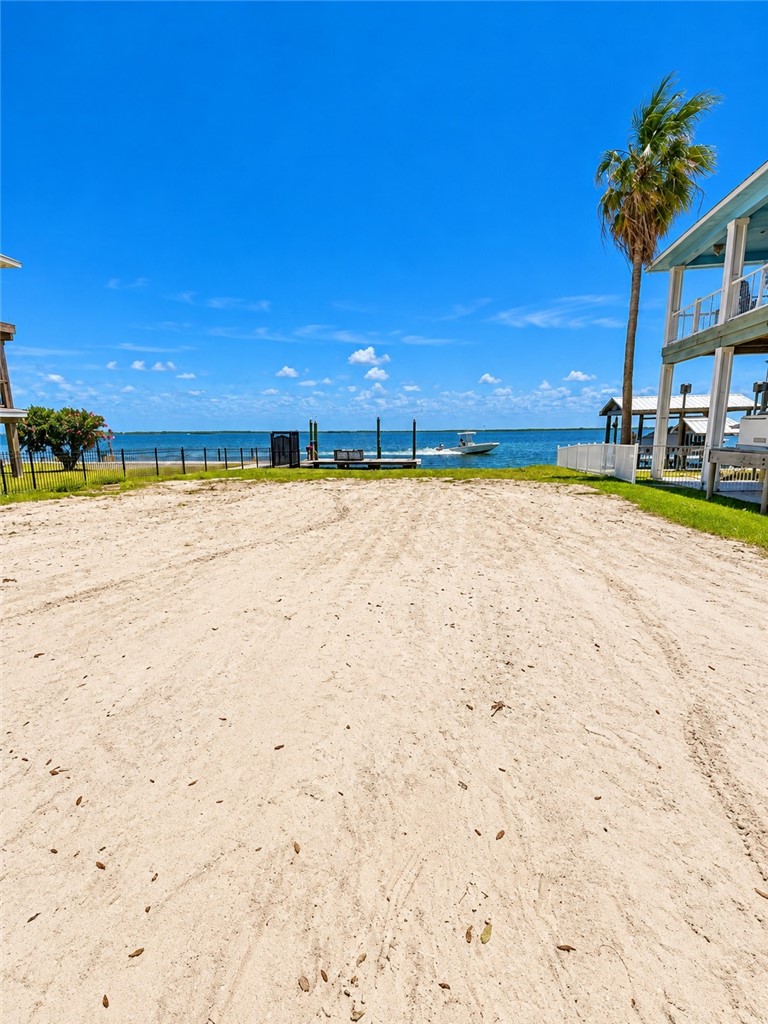 123 Ocean Dr Property Photo 3