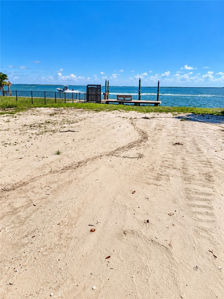 123 Ocean Dr Property Photo 8