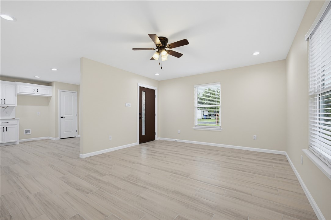 1402 Marine Dr Property Photo 18