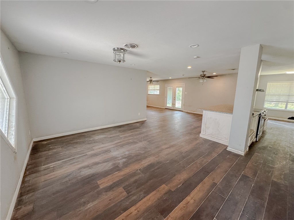 10750 Westwood Dr Property Photo 2