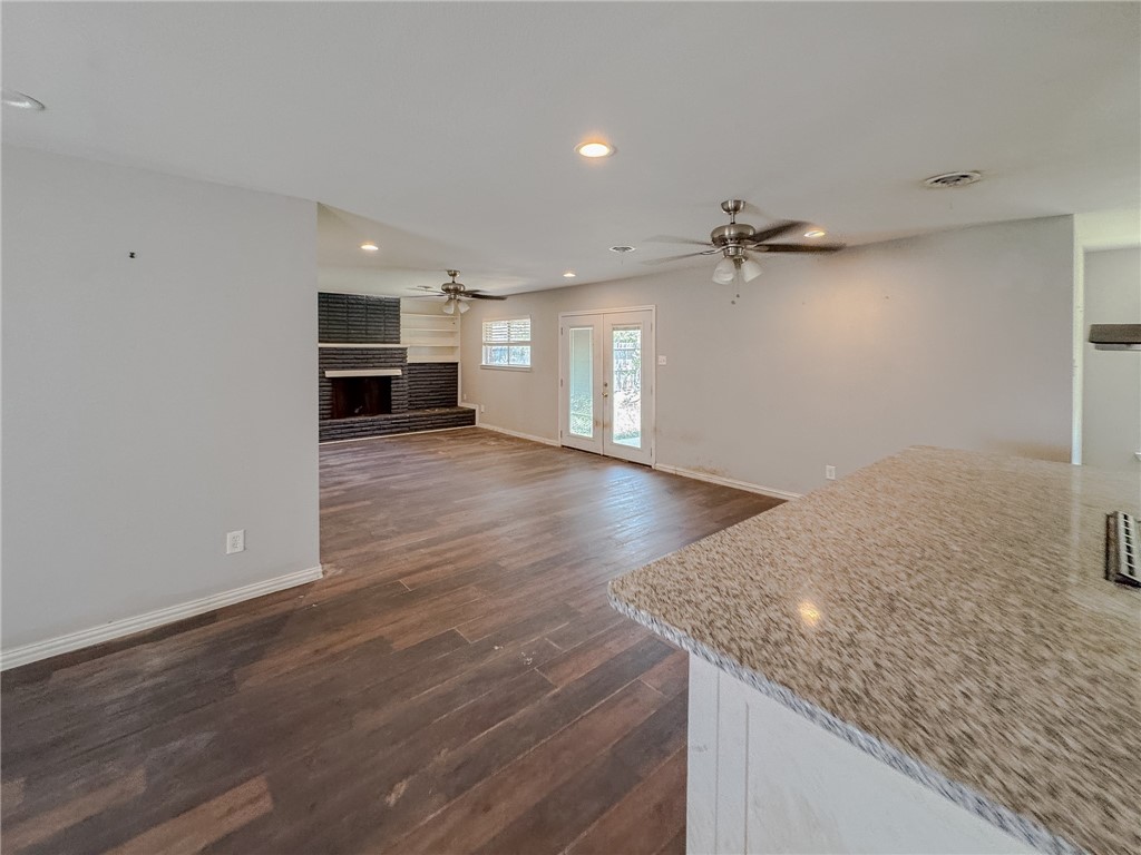 10750 Westwood Dr Property Photo 3