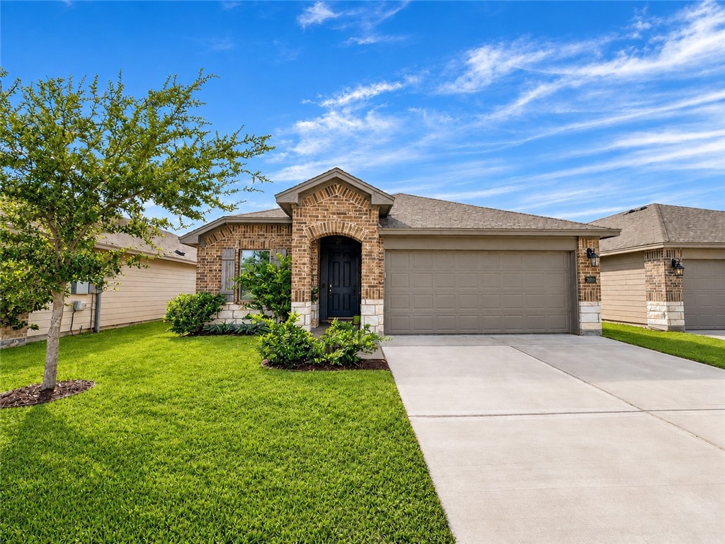 2321 Sky Crest Dr Property Photo 2