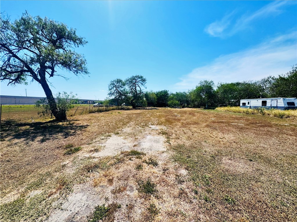 217 Rusk St Property Photo 3