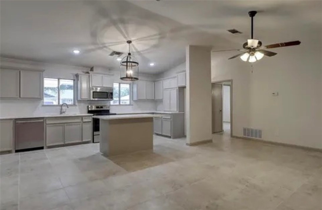 4809 River View Property Photo 4