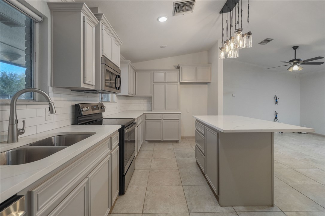 4809 River View Property Photo 10