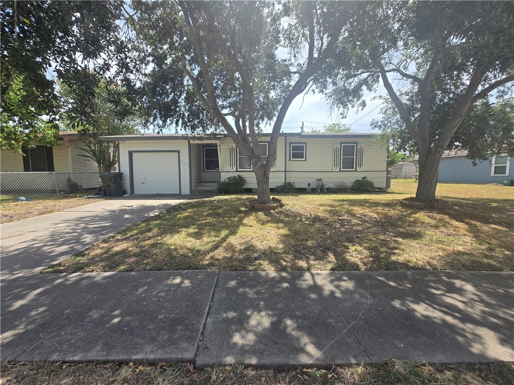 1122 Rickey Dr Property Photo 1