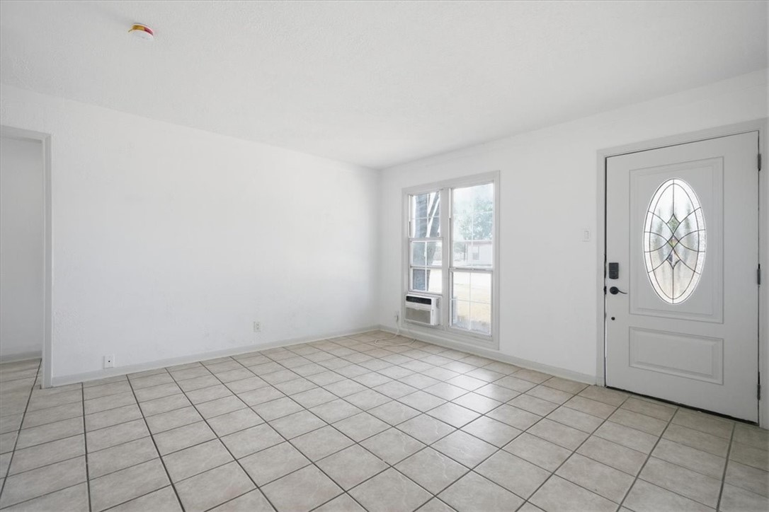 1226 Bernice Dr Property Photo 2