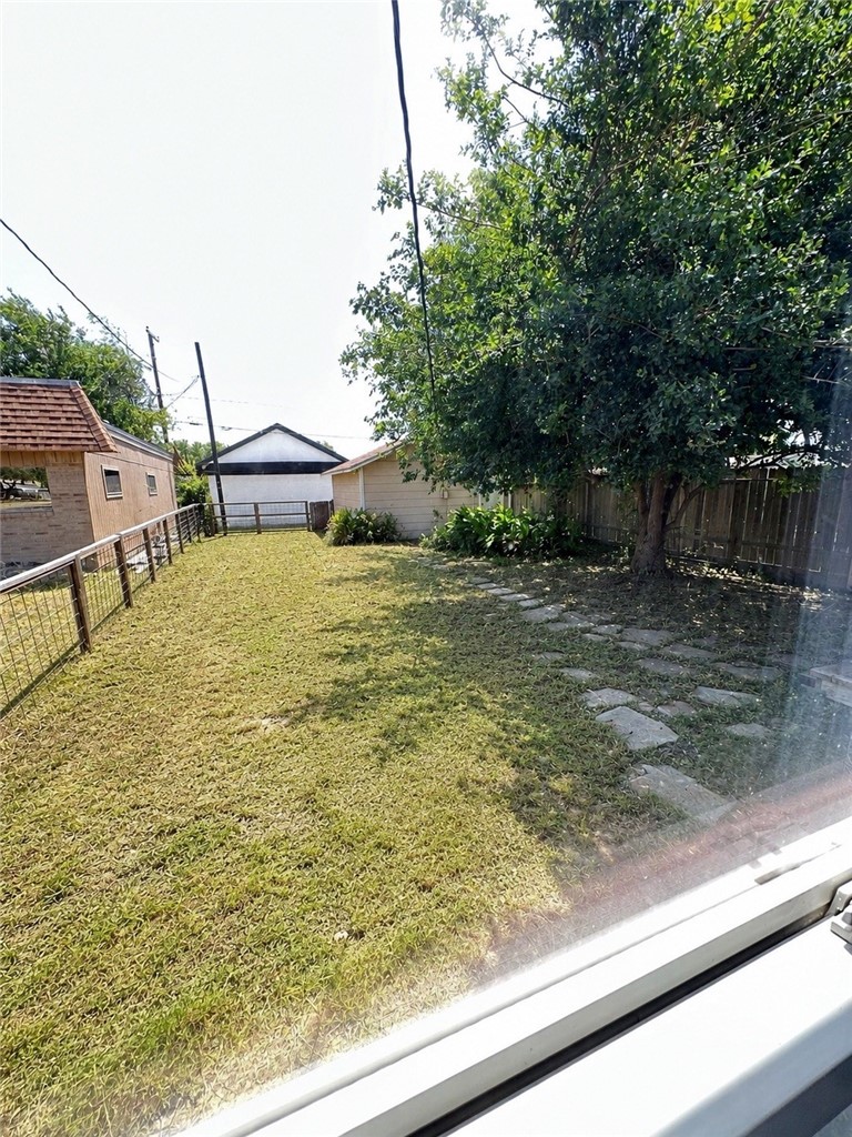518 Commerce St Property Photo 17