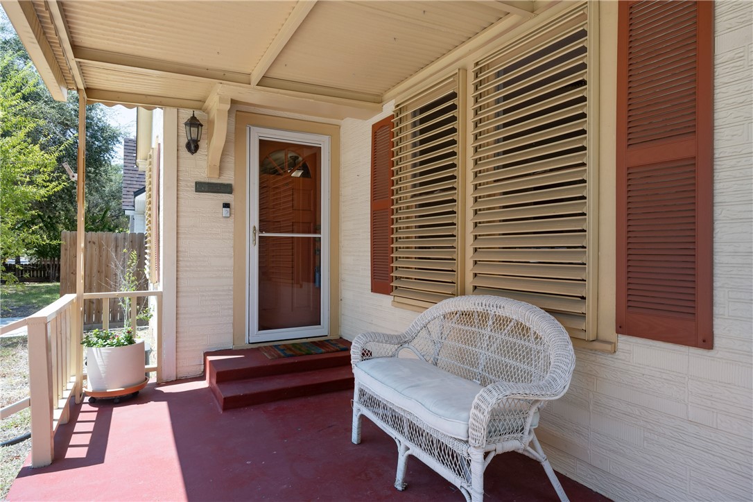 322 Southern St Property Photo 2